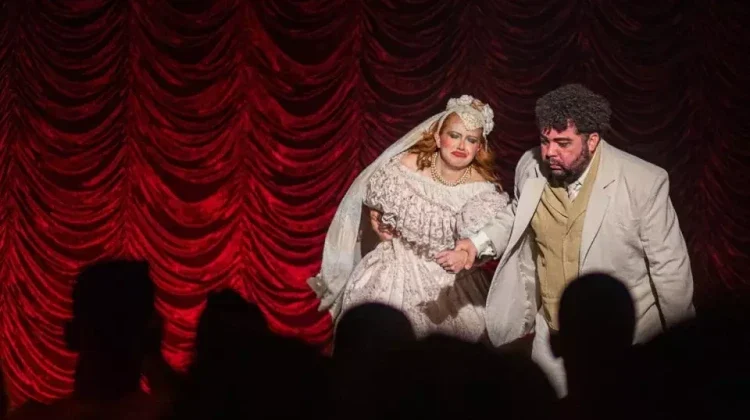 ‘Cabaré Chinelo’ tem duas sessões no Teatro Amazonas nesta sexta-feira